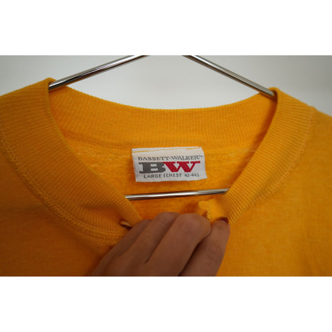 "Retail" Vintage Bassett-Walker Tom & Jerry's Spell Out Pullover Sweatshirt Yellow Large