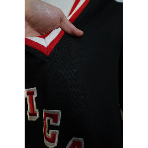 "Retail" VTG Underground Gear Chicago Blackhawks V-Neck Ice Hockey Jersey Large Men's